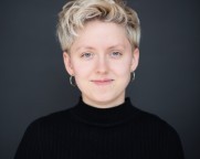 Porträt der Workshopleiterin Dana Cermane