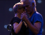 Mann und Frau in Tanzhaltung